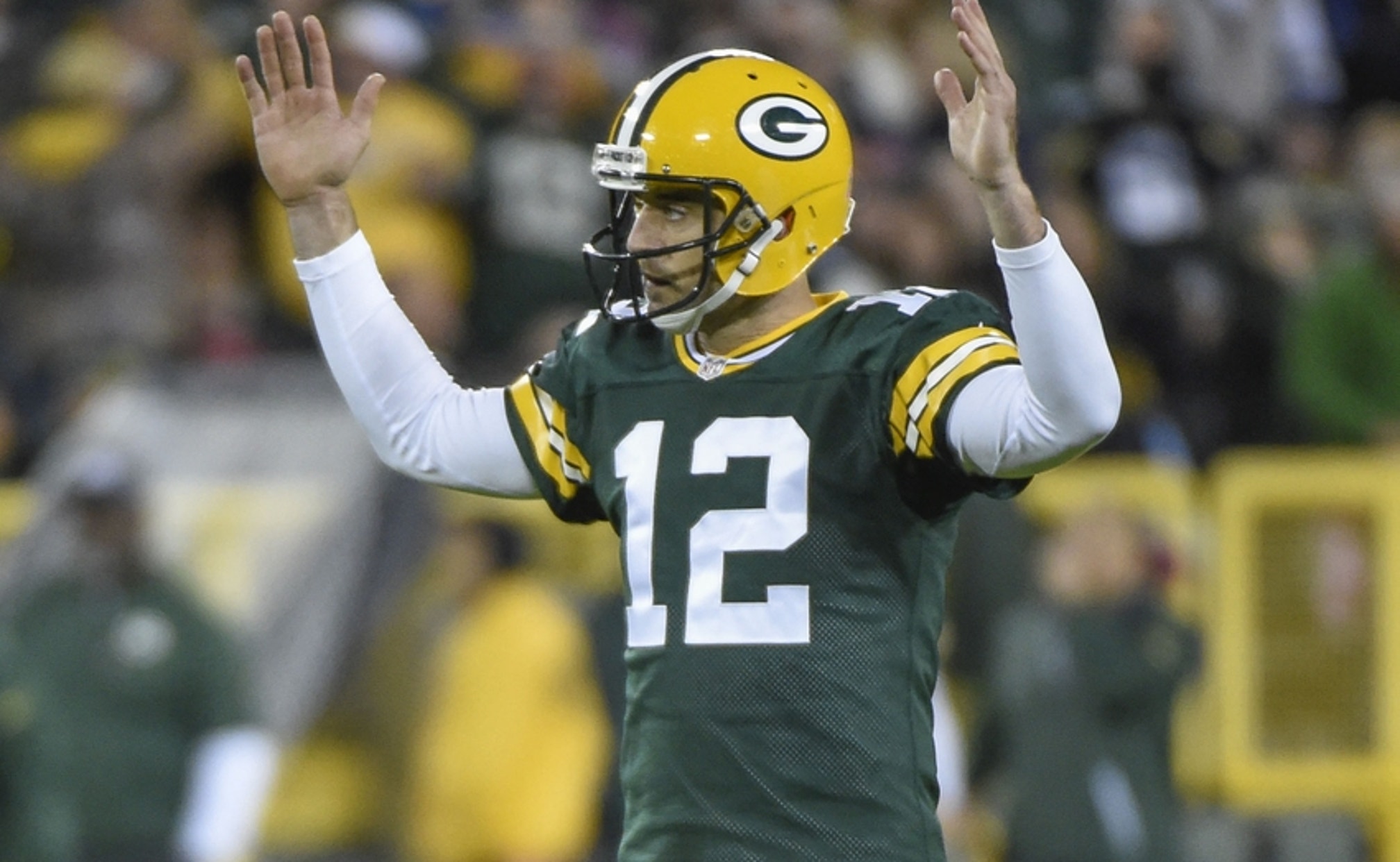 Aaron Rodgers Drops 66 Yard Dime On The Run To Davante Adams Video Fox Sports