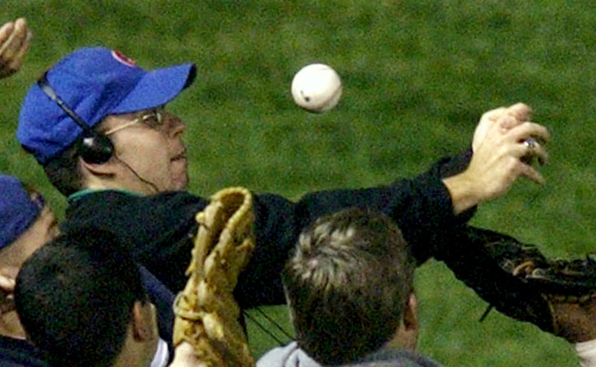 Why Steve Bartman will not attend the Cubs' World Series victory parade ...