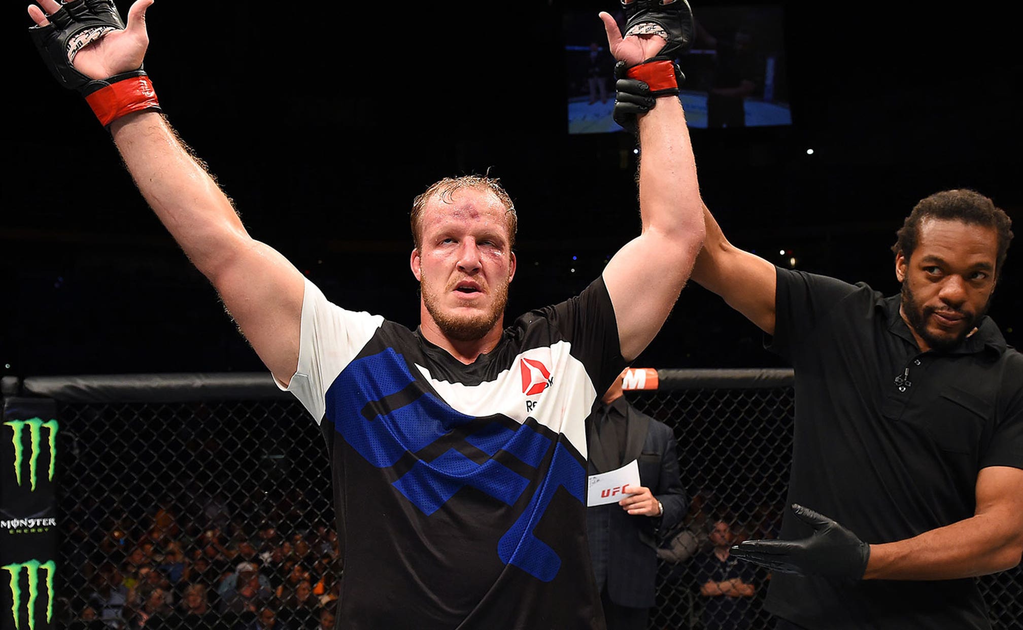 Jared Rosholt Out Wrestles Stefan Struve For Unanimous Decision Win Fox Sports