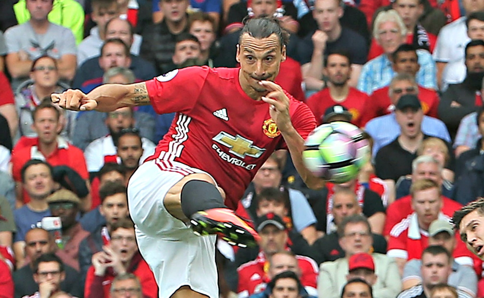 Ufc Fighter Challenges Zlatan Ibrahimovic I D Like To See Him In The Octagon Fox Sports