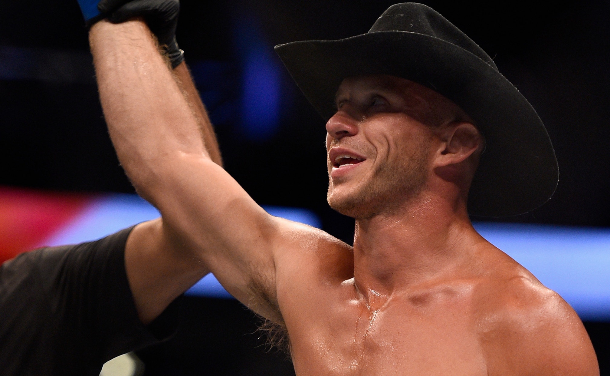 'Cowboy' Cerrone lands walkoff headkick KO to finish Matt Brown FOX