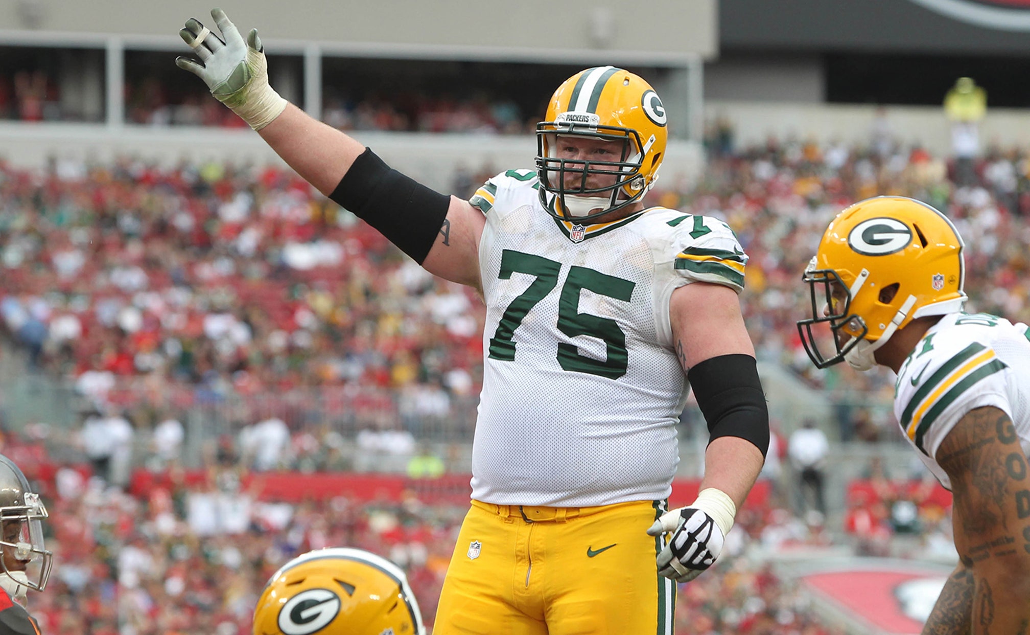 Starting Jobs Not Likely To Open Up At Offensive Line For Green Bay Packers Fox Sports