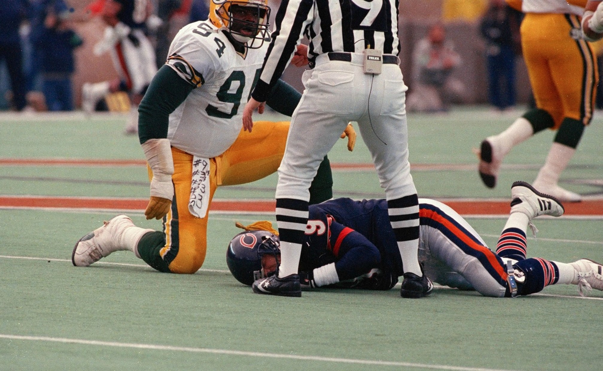 Thirty Years Ago Bears Packers Featured The Dirtiest Hit In Nfl History Fox Sports