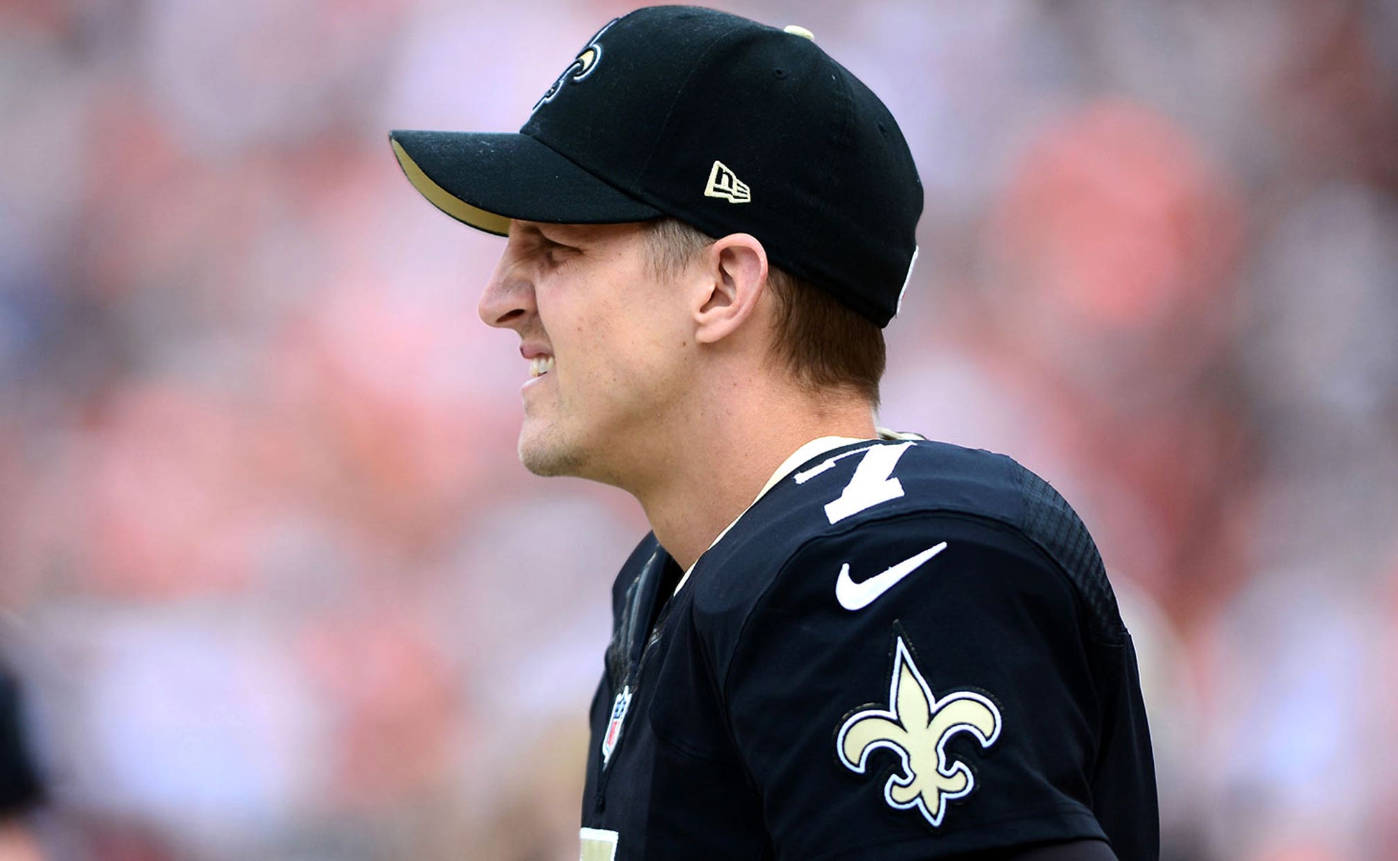 Luke McCown plays the role of Drew Brees for the younger players | FOX Sports