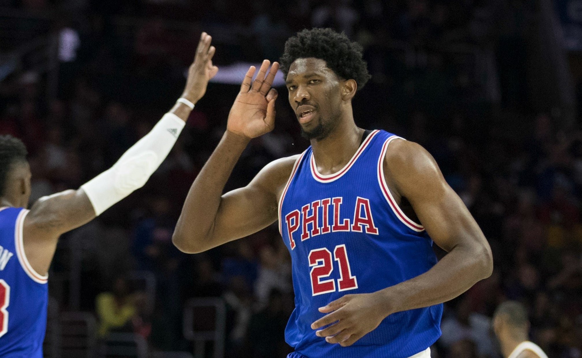 Watch Joel Embiid pull off a perfectly executed Dream Shake | FOX Sports