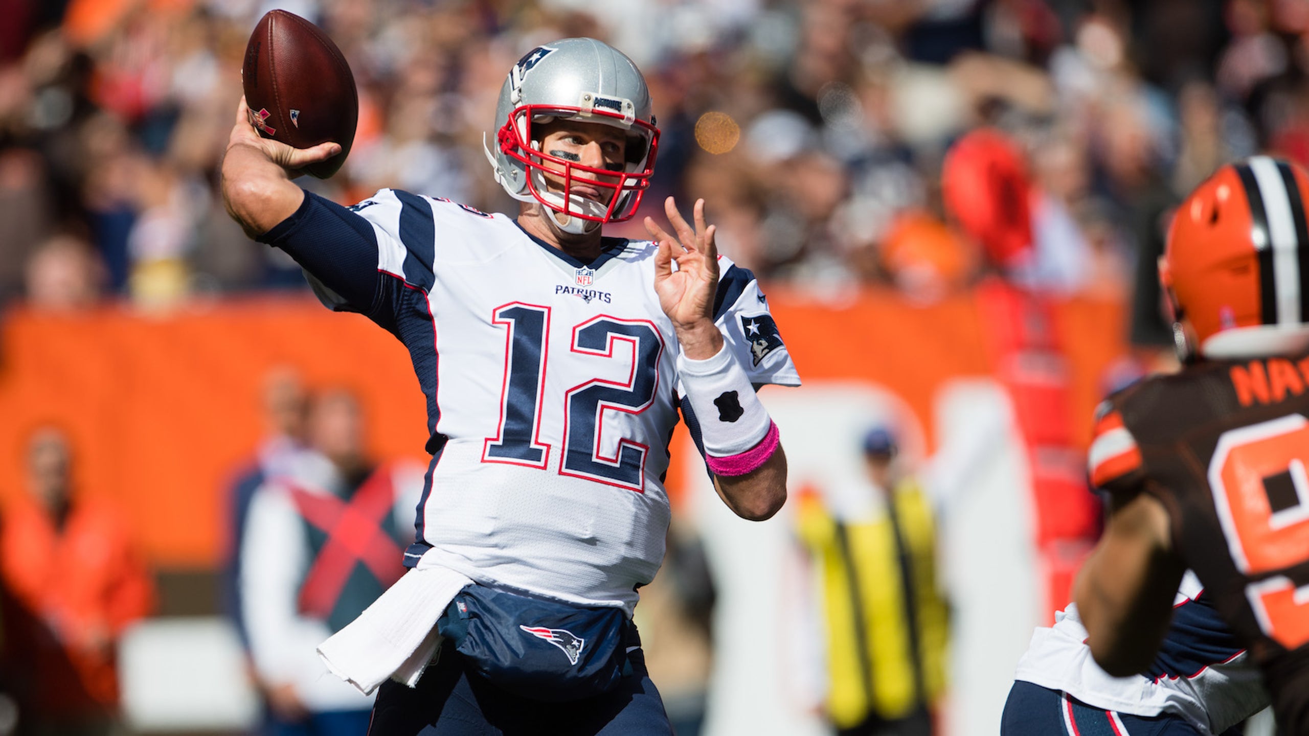 Watch Tom Brady throw his first touchdown pass of 2016 FOX Sports