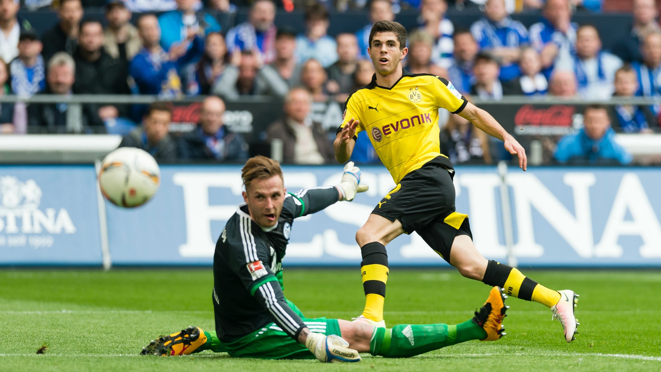 Christian Pulisic Shines As Door Opens For Him At Borussia Dortmund Fox Sports