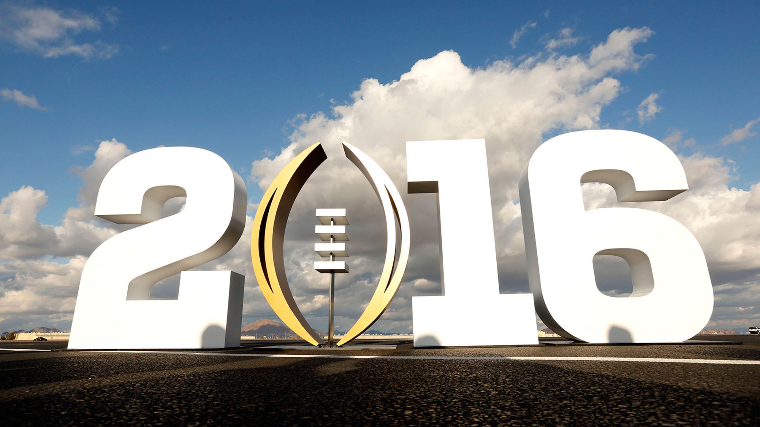 College Football Playoff boss says New Year&#039;s Eve semis maybe not the best idea | FOX Sports