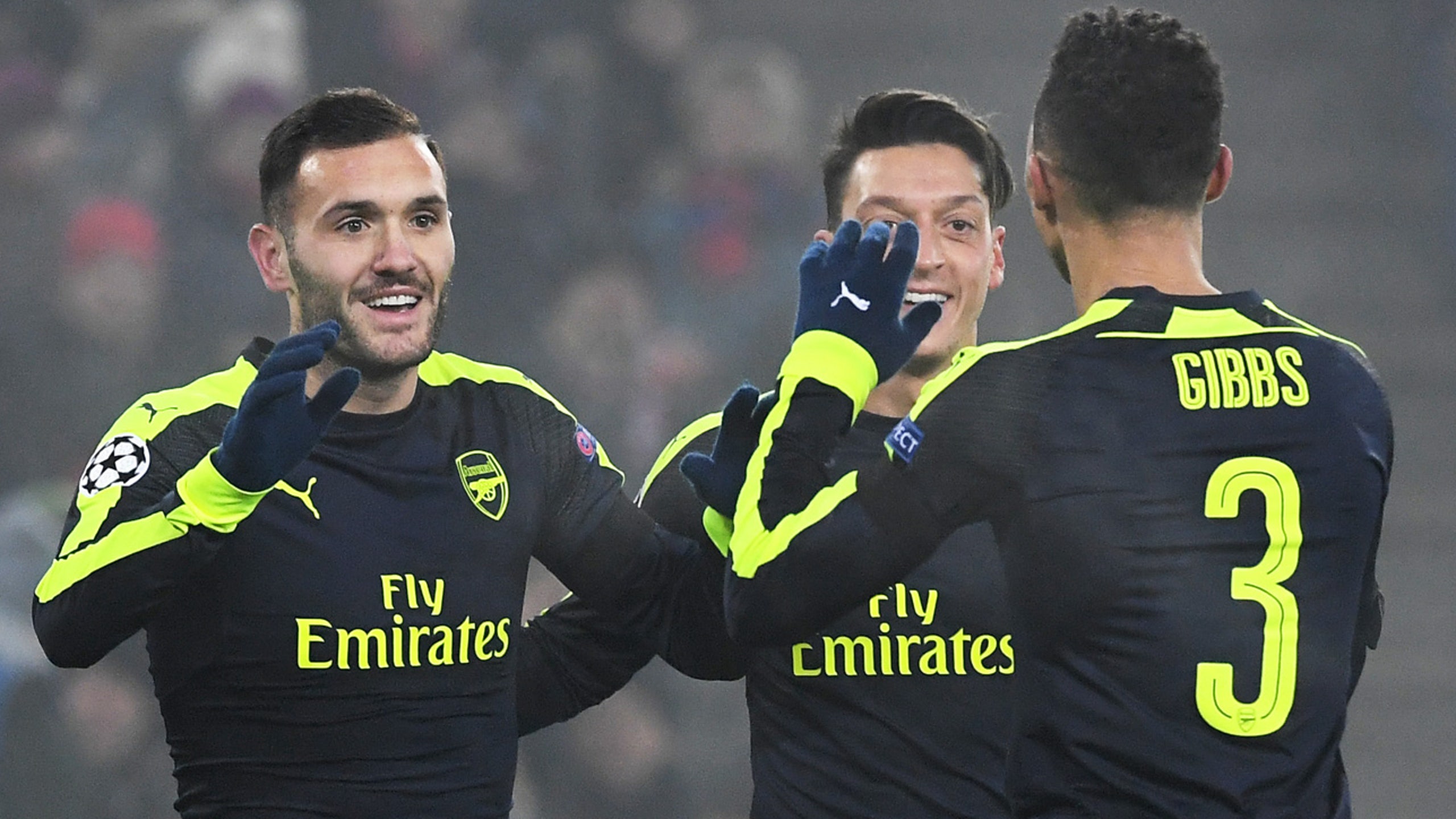 Psg Gifts Arsenal Champions League Group Besiktas Crashes Out Spectacularly Fox Sports