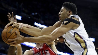 Next Story Image: Pelicans' Davis suffers shoulder contusion; X-rays negative
