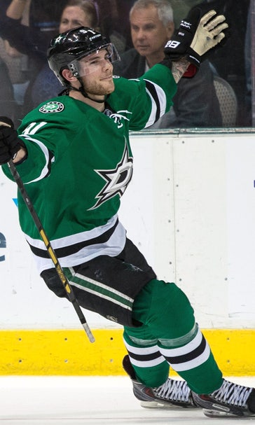 Former Bruin Tyler Seguin Supports Tom Brady With Free Brady Hat