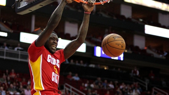 Montrezl Harrell throws down vicious slam over James Michael McAdoo