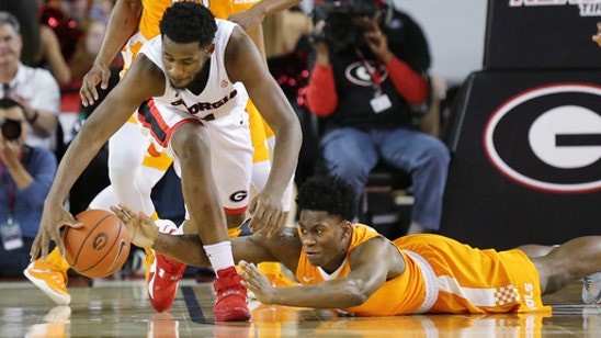 Frazier, Gaines power Georgia past Tennessee, 81-72