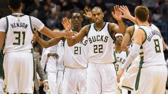 Bucks-Pacers Twi-lights: Middleton shoots 'lights out' from downtown