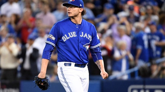 Report: Longtime Blue Jays' RP Brett Cecil signs with Cardinals