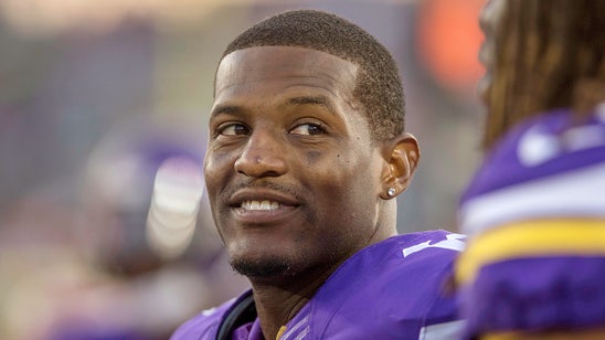 Mike Wallace makes first big splash with Vikings