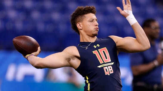 Chiefs trade up to draft Texas Tech QB Mahomes 10th overall
