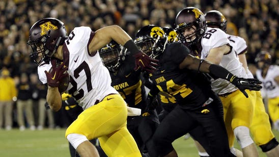 Gophers keep it close against undefeated Hawkeyes