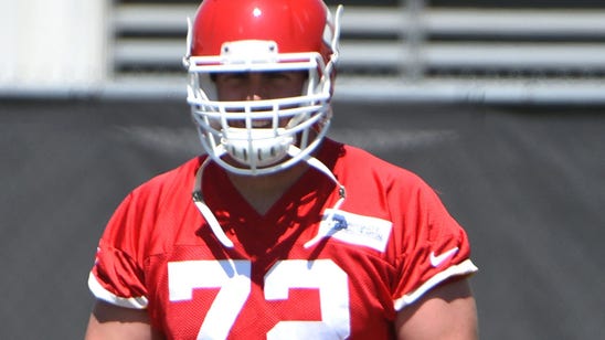 OT Eric Fisher limps off field as Chiefs resume training camp