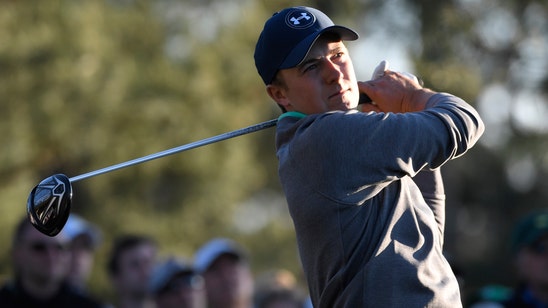 Spieth's lead trimmed to 1 after double-bogey on 18