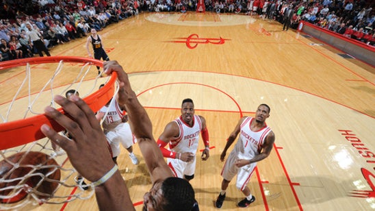 Derrick Favors' dunk lifts Jazz past Rockets into playoff position