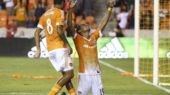 Mauro Manotas hat trick magic leads Houston Dynamo in 3-1