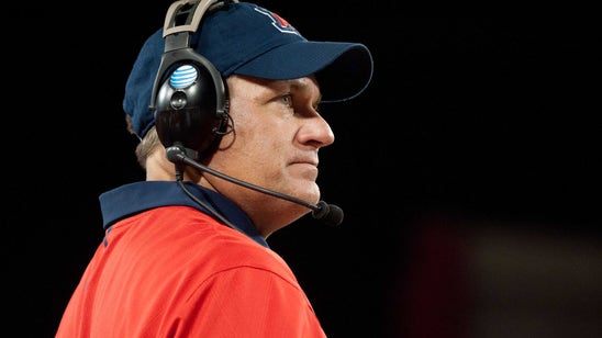 Rodriguez spurns South Carolina offer, will stay at Arizona