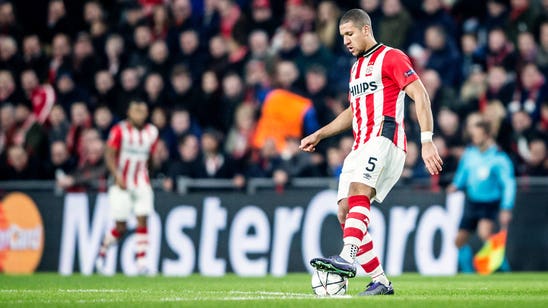 PSV's Jeffrey Bruma takes scorching volley directly to the face