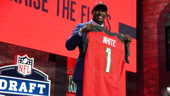 Buccaneers sign 5th overall selection LB Devin White