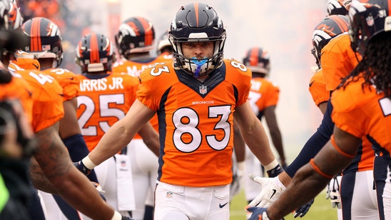 Rams, struggling on third downs, sign veteran receiver Wes Welker