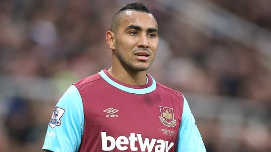 West Ham in talks with midfielder Payet over new deal