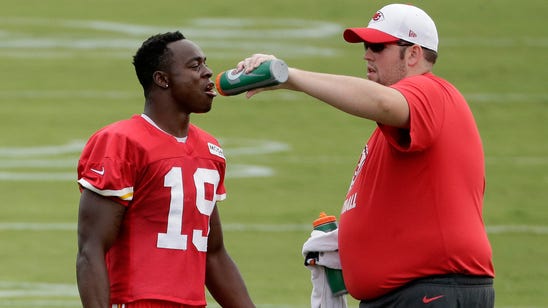Strained neck keeps Chiefs WR Maclin out of practice