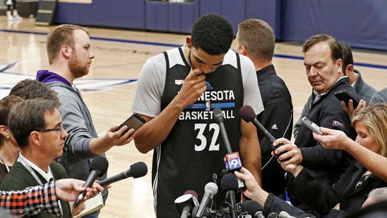 Timberwolves grieve after Saunders' death