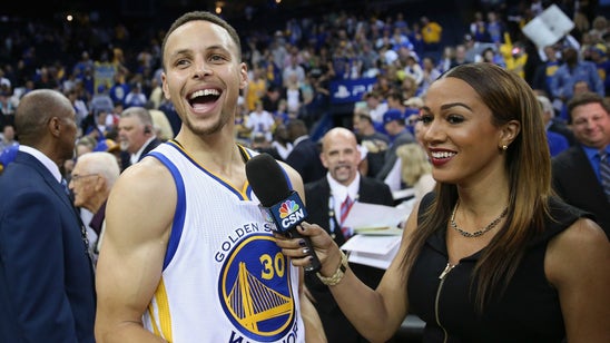 Steph Curry spoils Draymond Green's prank attempt with a no-look towel throw