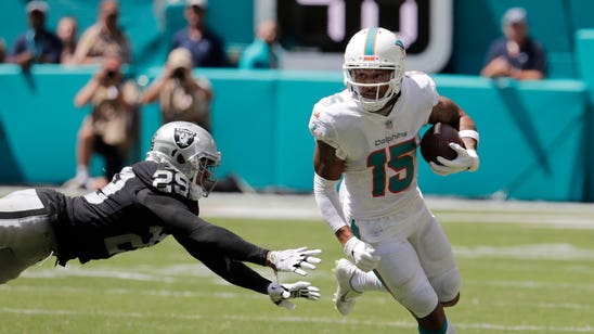 Albert Wilson throws TD, catches TD in 4th to help Dolphins improve to 3-0