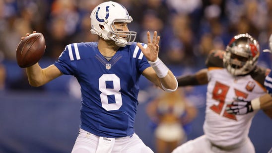 Old guys Hasselbeck, Vinatieri lead Colts to another win