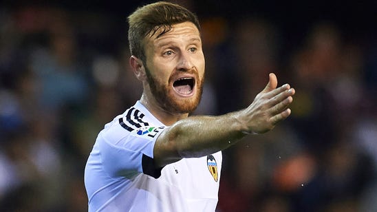 Manchester United's Louis van Gaal set to swoop for Valencia trio