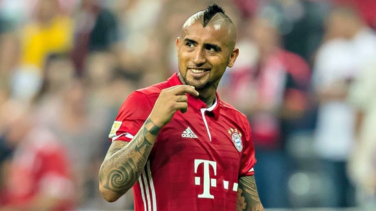 Watch Arturo Vidal hit a ludicrous trick shot in Bayern Munich training