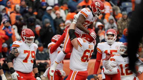 Chiefs' Hunt faces playoff test against stingy Titans run defense