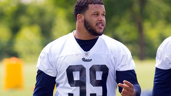 Aaron Donald orders family from Pittsburgh to root for Rams on Sunday