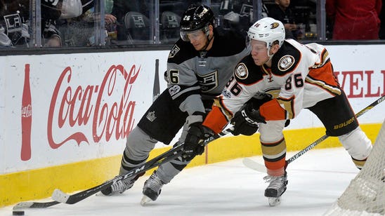 Kings down Ducks 4-1 in Quick's return