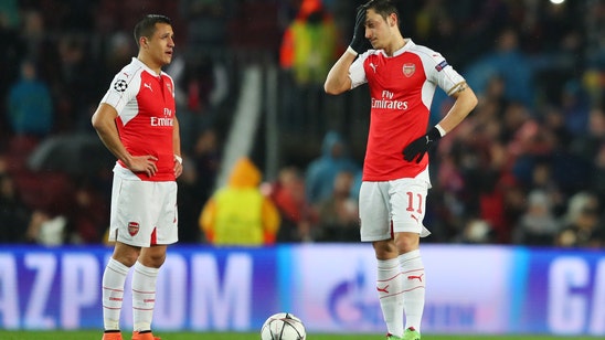 Arsenal: No Striker System Harming Ozil As Well As Sanchez