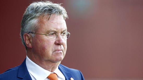 Guus Hiddink holding talks with struggling Chelsea