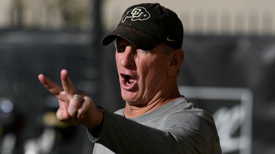 Sources: Oregon to hire defensive coordinator Jim Leavitt away from Colorado