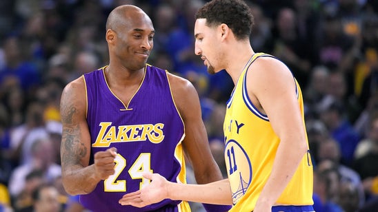 Kobe Bryant gave Klay Thompson his jersey after beating the Warriors