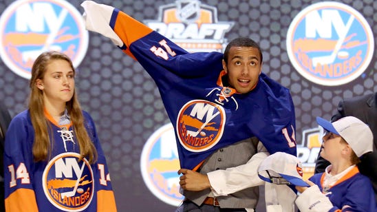 Report: Isles' prospect sent packing after arriving late to camp