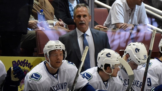 Vancouver Canucks: Willie Desjardins Doing What's Right
