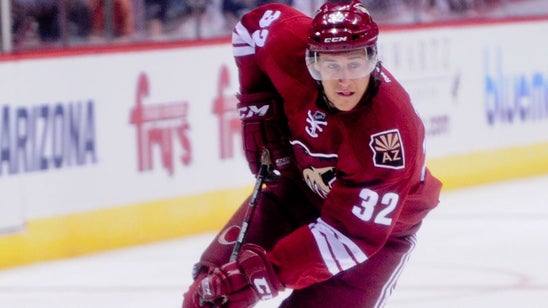 Coyotes re-sign forward Gaudet