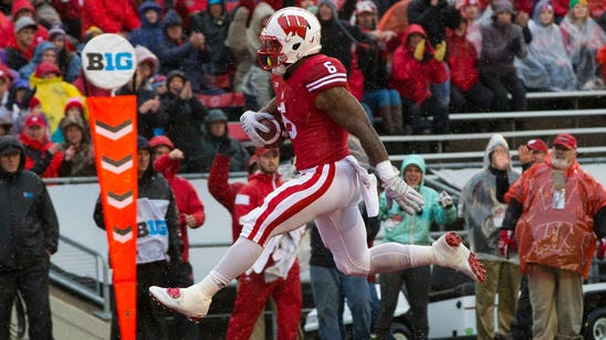 Clement, Badgers rough up Rutgers, 48-10