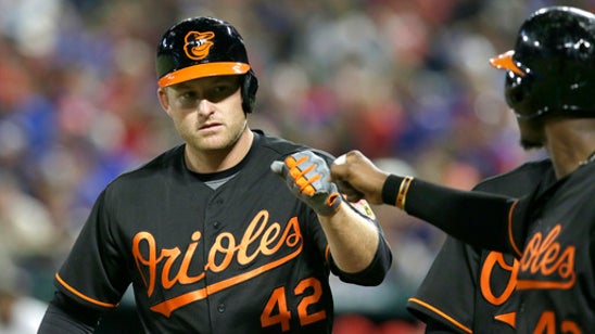 Mark Trumbo homers twice in inning, O's pound Rangers